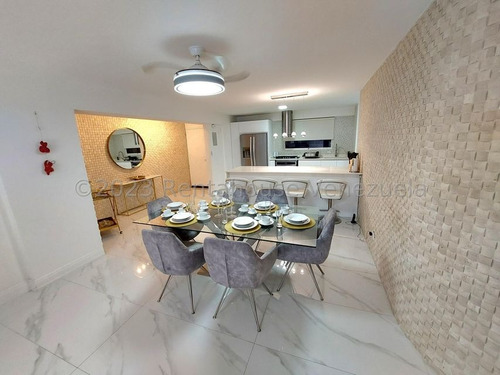 Apartamento En Alquiler En Santa Paula 25-20639