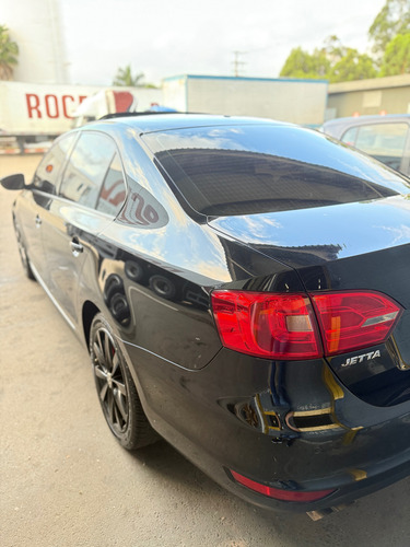 Volkswagen Jetta 2.0 Comfortline Flex 4p Automática