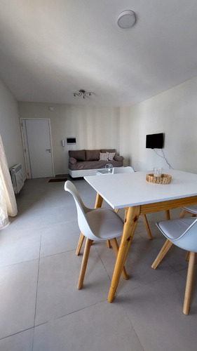 Departamento En Alquiler Con Cochera - 1 Dormitorio - San Juan 260