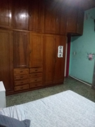 Casa Sobre Lote Con Patio, Terraza Y Quincho | Financiacion | Pompeya | Venta