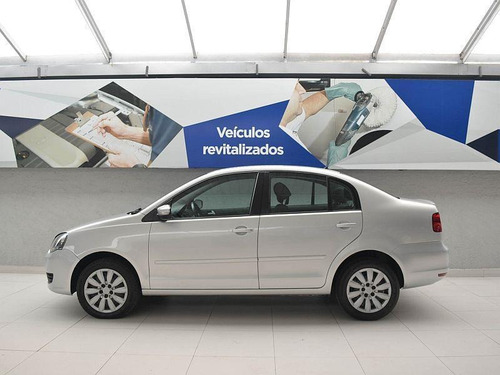 Volkswagen Polo Sedan 1.6 Mi 8v