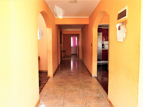 Casa En Venta De 4d 3b, En La Calera. Región De Valparaíso.