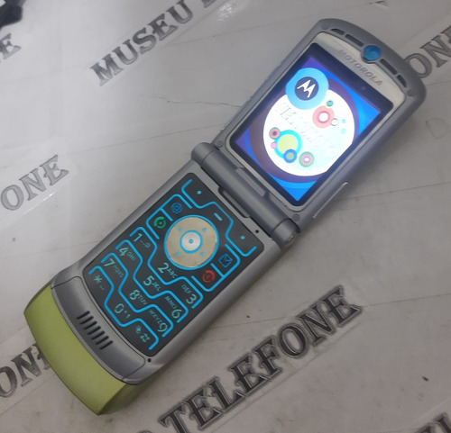 Motorola V3 Verde Lindo Celular Antigo Relíquia Impecável Verde (Usado)