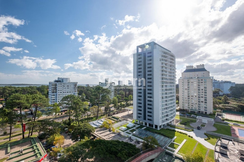 Imagen 1 de 10 de Venta Apartamento 3 Dormitorios, Roosevelt, Punta Del Este