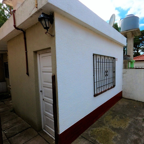 Imagen 4 de 18 de Casa Con Espacio Aéreo Lugar Para Auto. Sin Expensas.