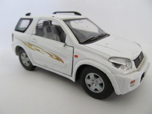 Toyota Rav4 No Estado Escala 1/32