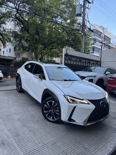 Lexus Ux200 2020