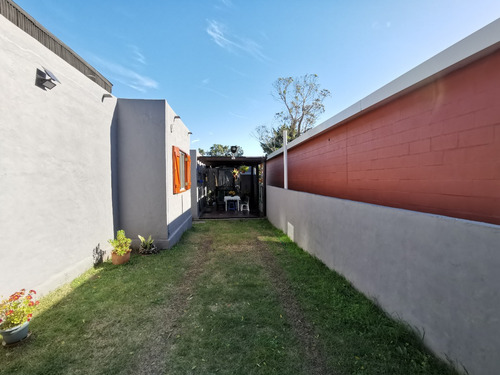 Venta - Piriápolis - Acepta Banco - Casa Coqueta A 500 Metros Del Mar - Ref 4056