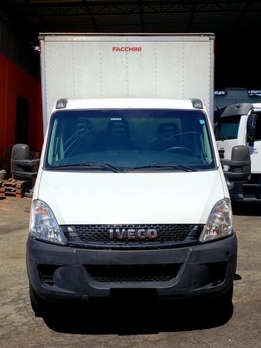Iveco Daily 35s14 - 2015 (caminhonete)