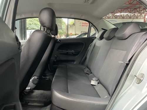 Volkswagen Voyage 1.0 MPI (Flex)