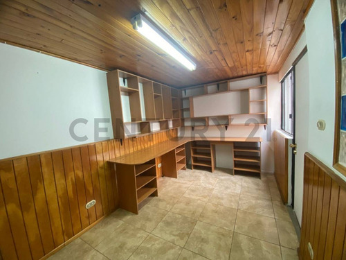 ¡amplia Casa En Arriendo 6d + 3b + Jardín + Quincho En ...