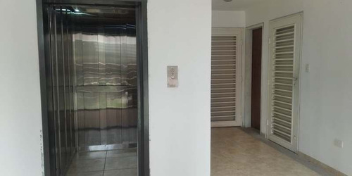 Imagen 8 de 9 de Apartamento En Venta Av. Libertador Edficio Sermana