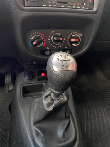 Renault Clio 1.2 Mío Expression Pack Ii Lvavel 2013