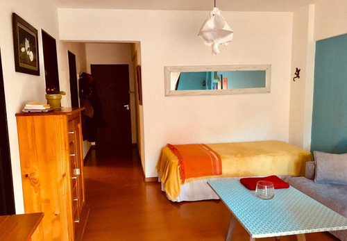 Imagen 11 de 18 de Muy Amplio Departamento, 2 Ambientes Con Patio - Centro