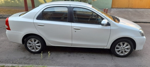 Imagen 4 de 16 de Toyota Etios 2016 1.5 Sedan Xls