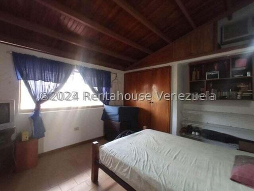 Amplia, Estilo Dúplex, 2.500 Mtrs De Terreno, Además, Cuenta Con Un Chalet De 170 Mtrs,, Canchas De Tenis Y De Usos Múltiples, Pinatero, Caney Y Parrillera. Todo Esto Dentro De Conjunto Privado