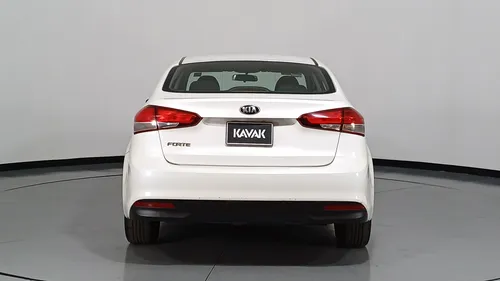 Kia Forte 2.0 L Mt