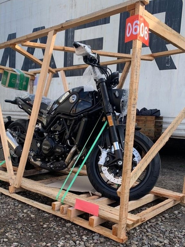 Imagen 2 de 8 de Benelli Leoncino 500 En Sbk Motos
