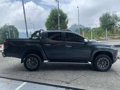 Mitsubishi L200 Gls Se Tp 2500cc Td 4x4 7ab Abs Modelo 2022