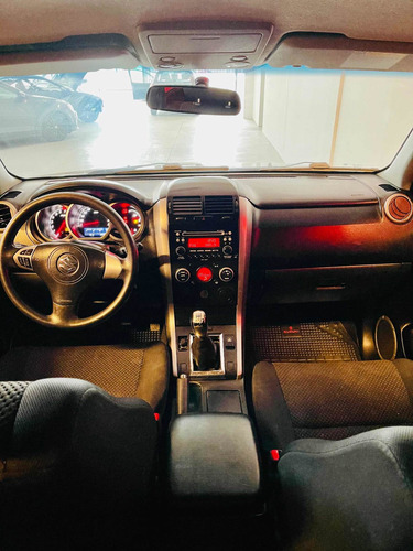 Suzuki Grand Vitara 2.4 Jiii 2011
