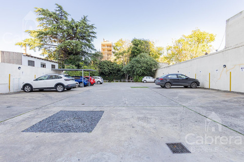 Venta Departamento De 2 Dormitorios Con Cochera En La Plata.