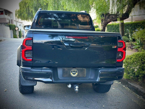 Toyota Hilux 2.8 SRX 4X4 CD 16V DIESEL 4P AUTOMÁTICO