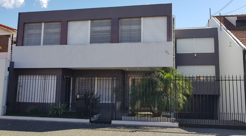 Casa En Ramos Mejía Sur Venta 5 Amb. + Playroom