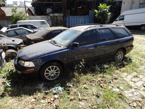 Volvo V40 Ano 2001 Sucata Para Peças - Planeta Motor