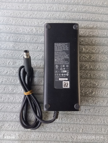 Fuente: Xbox 360 Super Slim 220 V De 1 Pin Xbox 360 Stingray (Usado)