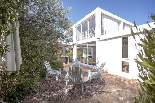 Casa En Venta De 5 Dorm. En Marbella