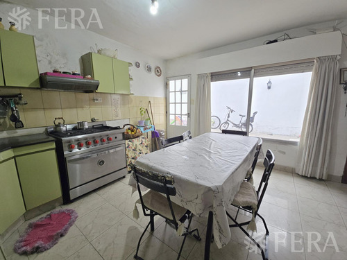 Venta De Casa De 3 Ambientes Con Quincho En Villa Dominico