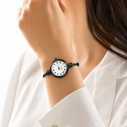 Relógio Bracelete Feminino Aço Inoxidável Torcido Mini Prata - R$ 35