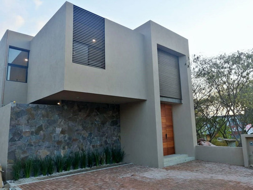 Estrena Residencia En Altozano, De Autor, 3 Recamaras, Sala Tv, Jardín, Luxury