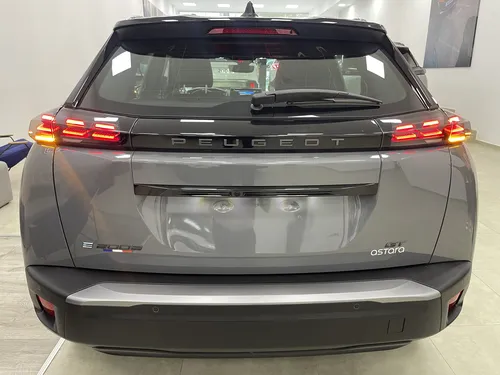 Peugeot E-2008 (100% Eléctrica) 2025