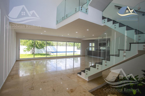 Casa En Venta En Cancún Country Club Alrz2081