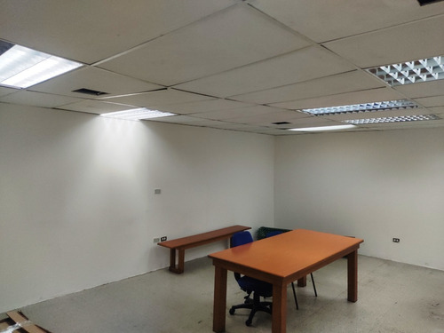 Imagen 3 de 16 de Cubiculos Oficinas En Alquiler Centro Comercial Libertador