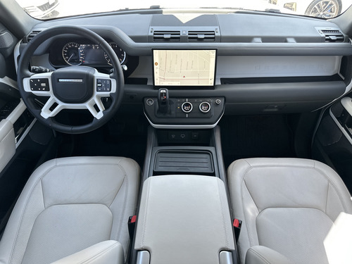 Land Rover Defender 130 First Edition 2023 Blanco