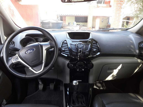 Ford Escort Titanium 1.6