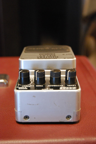 Pedal Behringer Dd100 Digital Delay - Usado Cinza (Usado)