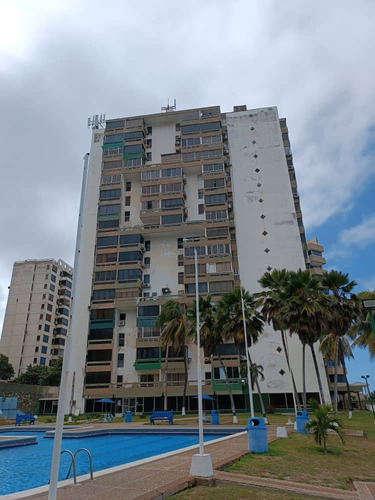 Excelente Apartamento Ubicado En La Urbanización Punta Brisas.