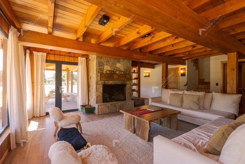 Casa En Venta En Orillas Del Caleufu, San Martín De Los Andes, Meliquina, Neuquén, Patagonia Argentina