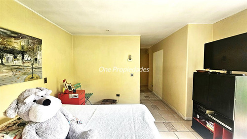 Casa En Venta De 4 Dorm.3 Baños Estar Servicio En Las Condes