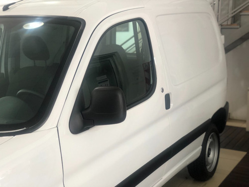 Imagen 4 de 18 de Peugeot Partner 1.6 Furgón Confort / Anticipo $540.000