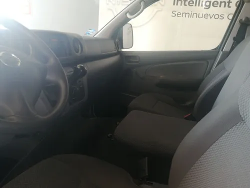 Nissan Urvan 2.5 Panel Amplia Aa Paquete Seguridad Mt