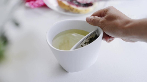 Magisso Taza Inclinable Para Té Color Blanco