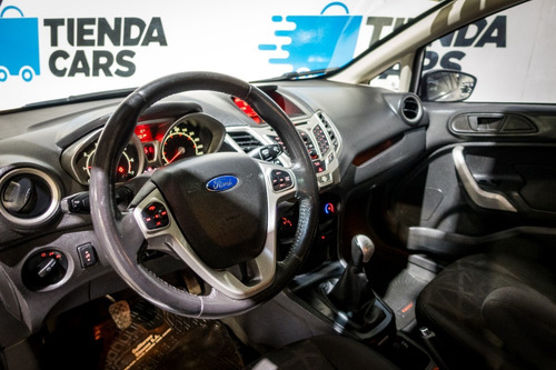Imagen 4 de 8 de Ford Fiesta Titanium