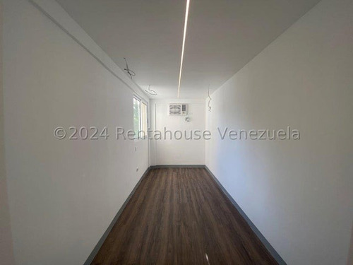 Ampllio Y Remodelado Apartamento En Venta En Altamira 25-21699 Ag