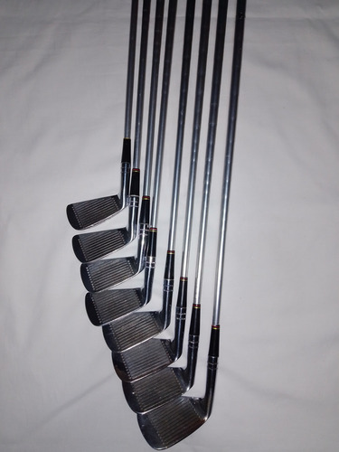 8 Palos De Golf Wilson N2, N3, N4, N6, N7,n8,n9 Y Dual Wedge Derecha Plateado (Usado)