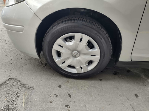 Imagen 6 de 15 de Nissan Tiida 1.8 Sense Sedan Std 6 Vel Ac 2011
