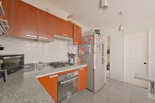 Venta Casa 5 Dormitorios, Piscina, Sector Consolidado.